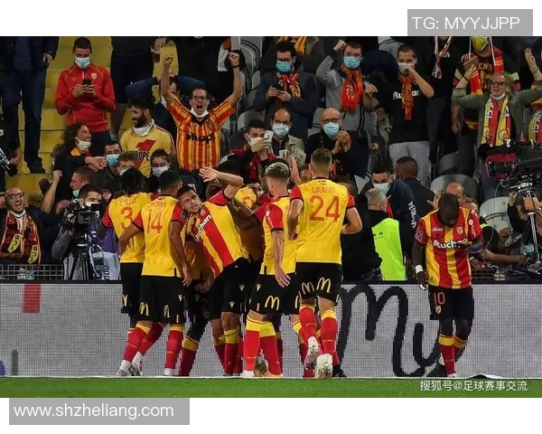 智利与荷兰激战正酣足球盛宴引发全球关注与热议